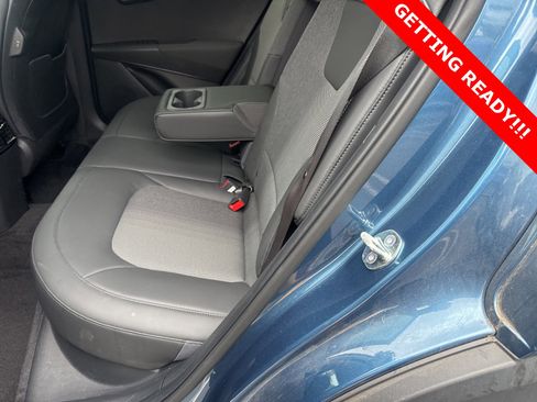 Used 2023 Kia Niro EX image 9