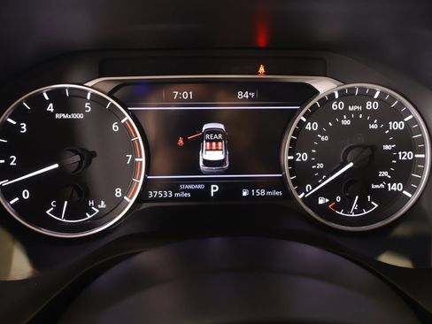 Used 2023 Nissan Rogue SL w/ SL Premium Package FWD image 4