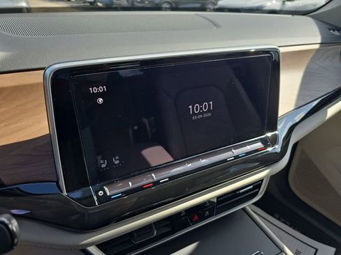 Used 2025 Volkswagen Atlas SE image 22