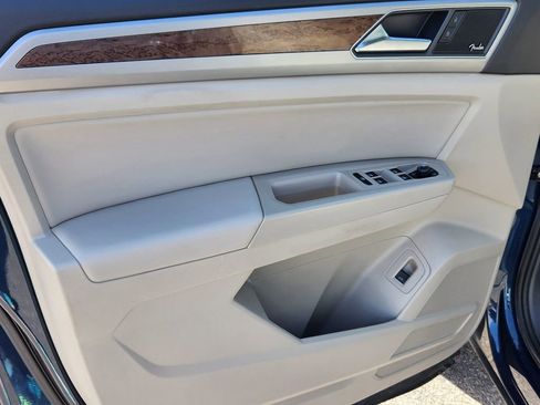 Used 2019 Volkswagen Atlas SEL Premium image 6