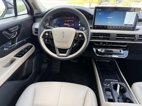 New 2026 Lincoln Corsair Premiere FWD image 24