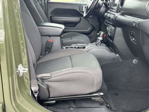 Used 2022 Jeep Gladiator Sport image 23