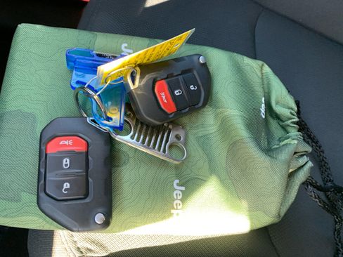 Used 2021 Jeep Wrangler Sport S image 4