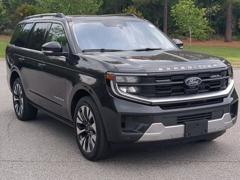 Certified 2025 Ford Expedition Platinum w/ Driver's Package AWD/4WD image 2