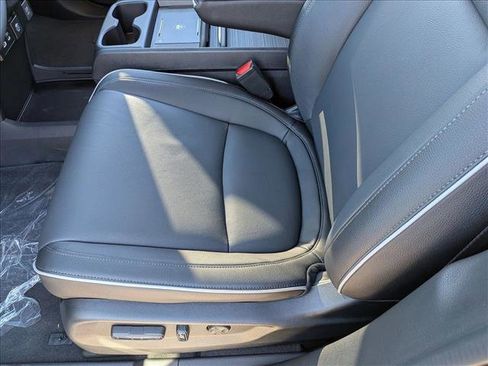 New 2026 Honda Odyssey Touring image 4