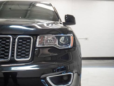Used 2022 Jeep Grand Cherokee Laredo E w/ Security & Convenience Group RWD image 27