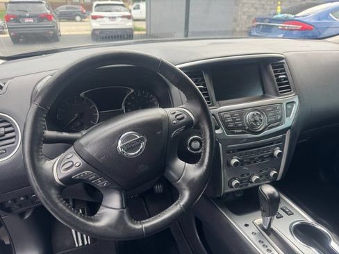 Used 2020 Nissan Pathfinder SL FWD image 11