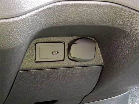 Used 2025 Mercedes-Benz Sprinter 2500 image 25