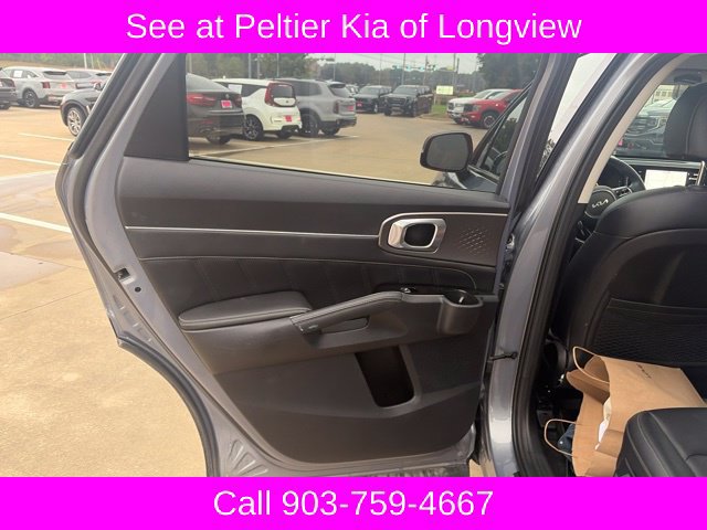 Used 2023 Kia Sorento SX AWD/4WD image 12