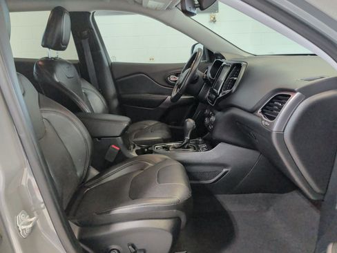 Used 2019 Jeep Cherokee Limited AWD/4WD image 15
