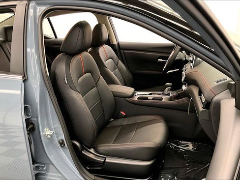 New 2025 Nissan Sentra SR w/ SR Premium Package FWD image 36