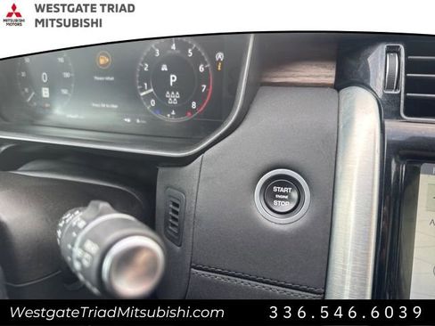 Used 2019 Land Rover Discovery HSE image 17