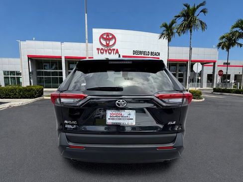 Used 2025 Toyota RAV4 XLE FWD image 6