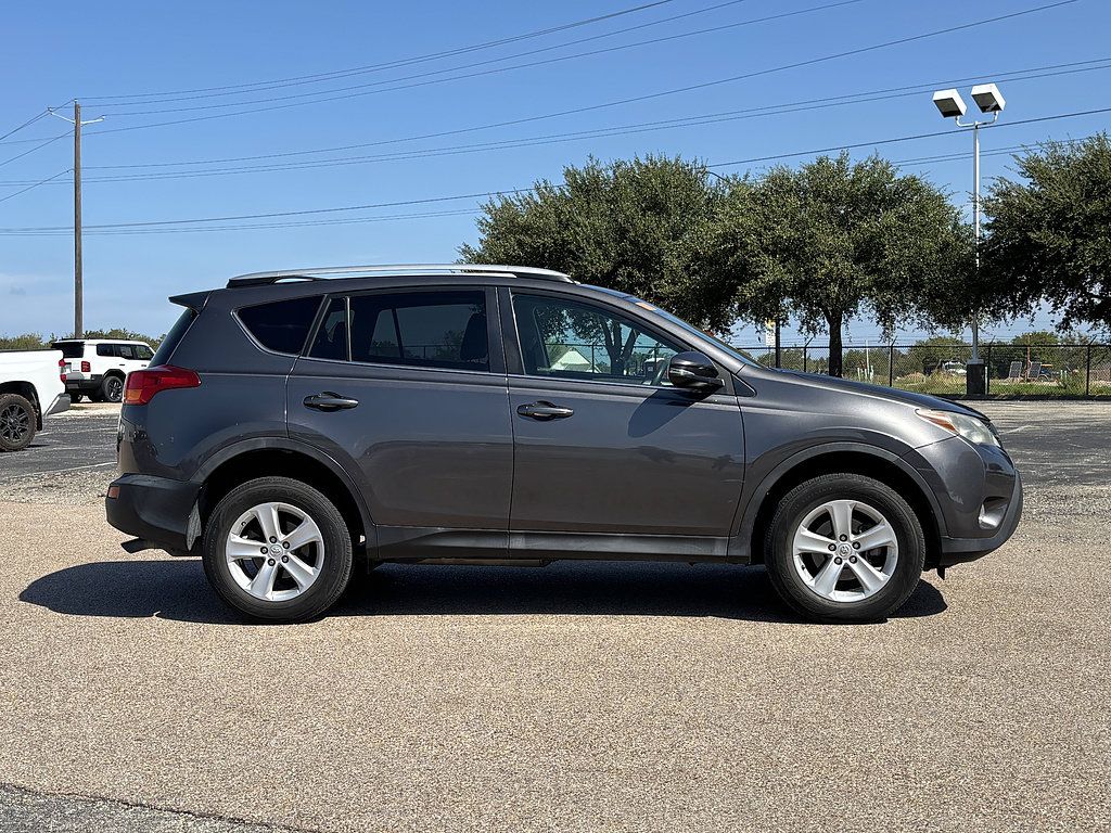 Used 2014 Toyota RAV4 XLE FWD image 4
