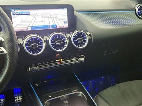 Used 2025 Mercedes-Benz GLA 250 4MATIC image 48