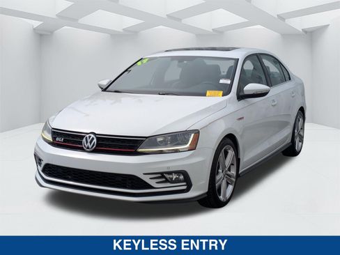 Used 2017 Volkswagen Jetta GLI FWD image 8