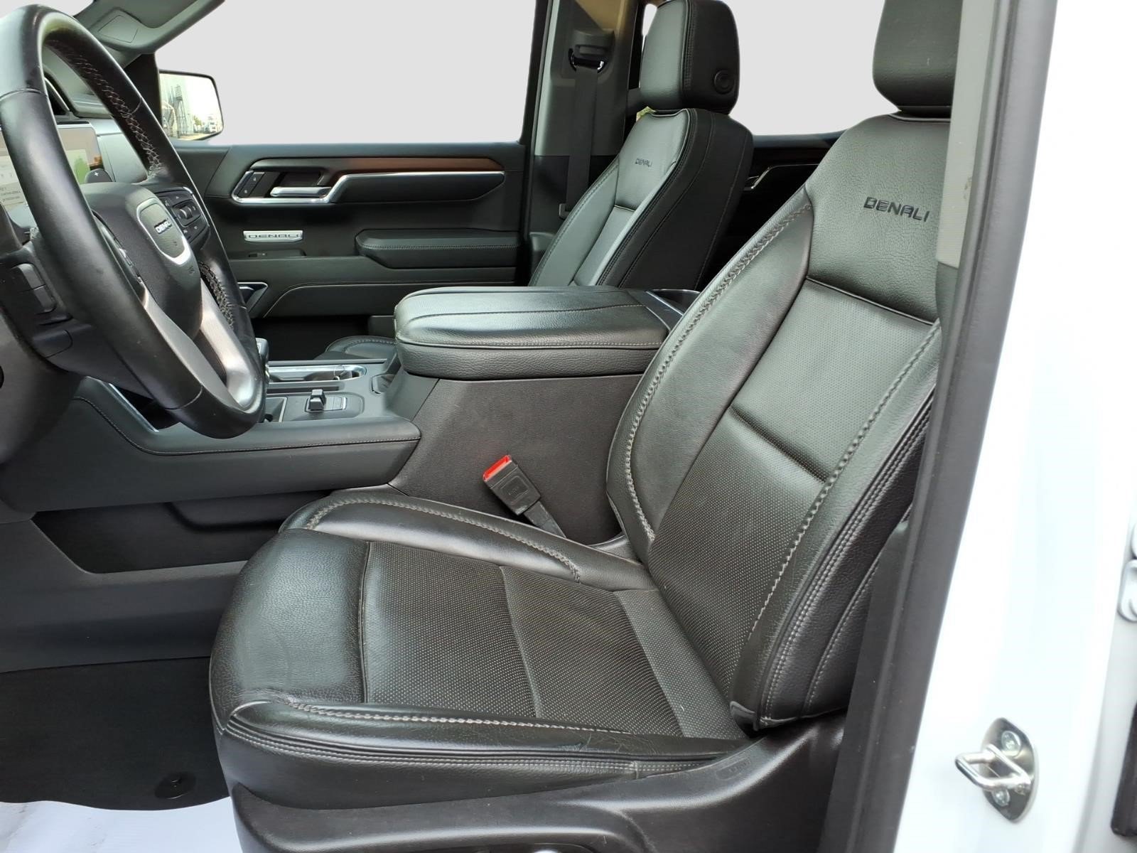 Used 2024 GMC Sierra 1500 Denali w/ Technology Package AWD/4WD image 12