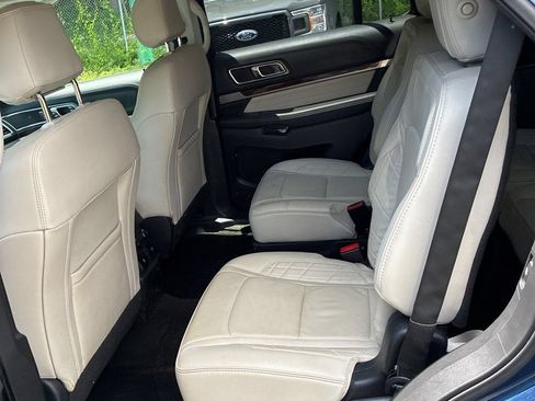 Used 2016 Ford Explorer Platinum AWD/4WD image 3