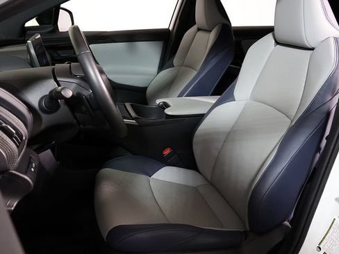 Used 2023 Subaru Solterra AWD image 4