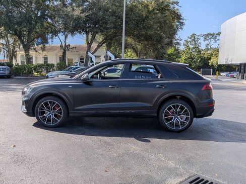 Used 2022 Audi Q8 Prestige w/ Prestige Package image 2