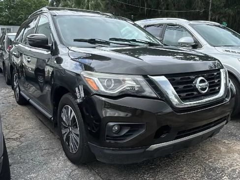 Used 2017 Nissan Pathfinder SV w/ SV Tech Package AWD/4WD image 4