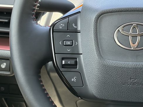 Certified 2025 Toyota Prius Plug-In Hybrid FWD image 17