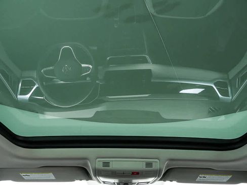 Certified 2025 Volkswagen Taos SE w/ Panoramic Sunroof Package FWD image 24