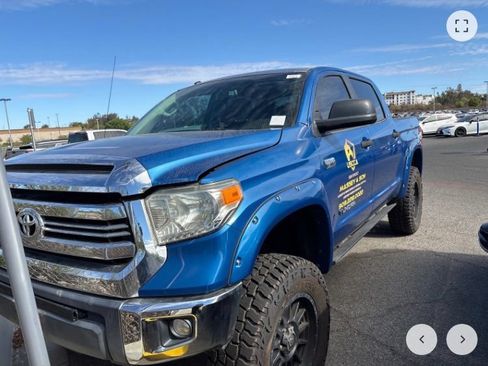Used 2017 Toyota Tundra SR5 w/ SR5 Upgrade Package AWD/4WD image 1