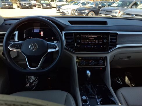 Certified 2022 Volkswagen Atlas SE w/ Panoramic Sunroof Package image 21