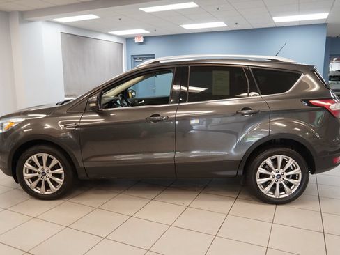 Used 2018 Ford Escape Titanium w/ Ford Safe & Smart Package AWD/4WD image 2
