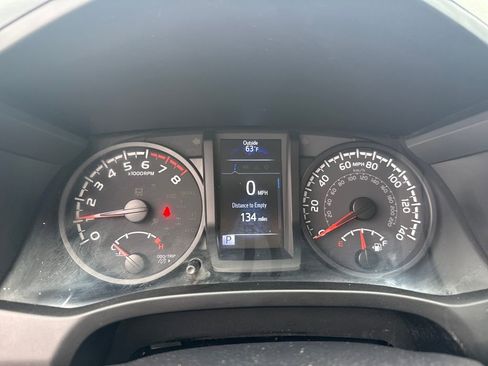 Used 2021 Toyota Tacoma SR image 9