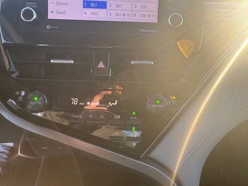 Used 2022 Toyota Camry LE FWD image 18