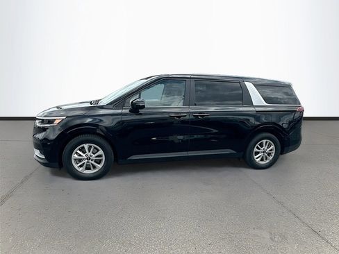 Used 2024 Kia Carnival LX FWD image 4