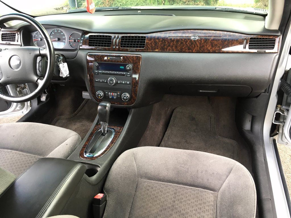 Used 2014 Chevrolet Impala LT FWD image 32