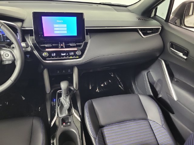 Used 2024 Toyota Corolla Cross AWD Hybrid image 17