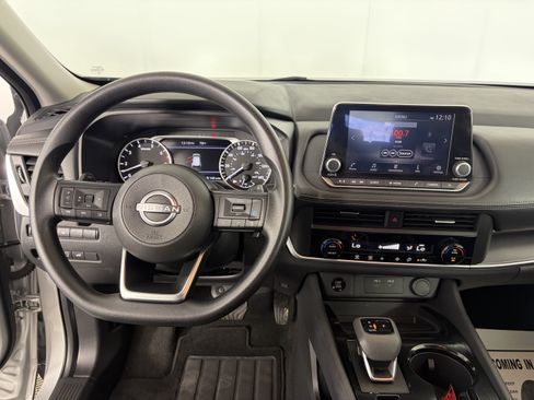 Used 2024 Nissan Rogue SV FWD image 3