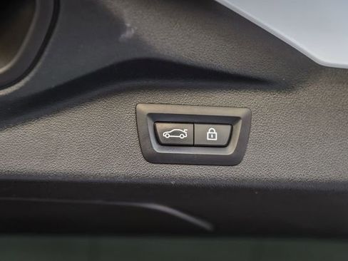 Used 2022 BMW X7 xDrive40i w/ M Sport Package AWD/4WD image 12