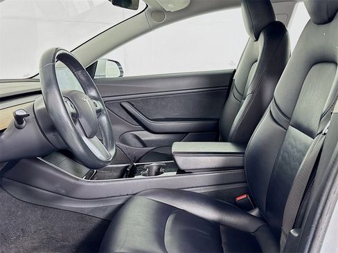 Used 2018 Tesla Model 3 Long Range image 11