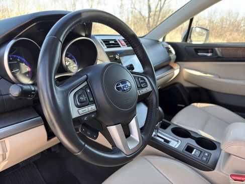 Used 2017 Subaru Outback 2.5i Limited image 19