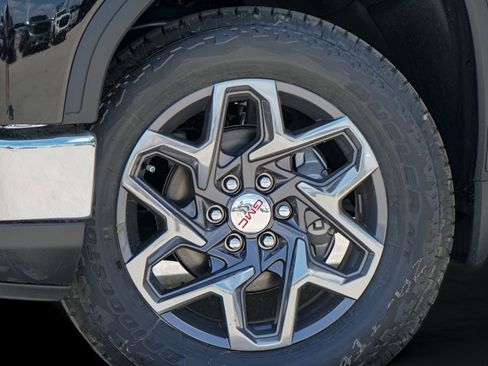 New 2026 GMC Sierra 1500 SLT image 2