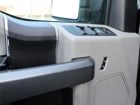 Used 2015 Ford F150 XLT image 10