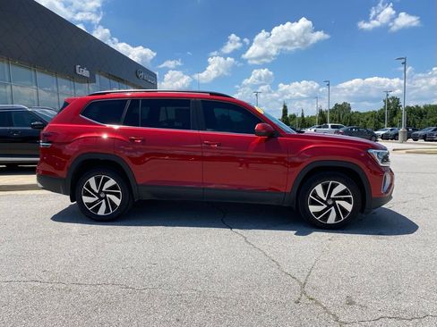Used 2024 Volkswagen Atlas SE FWD image 9