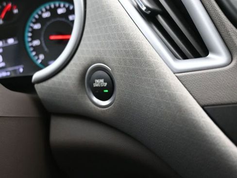 Used 2024 Chevrolet Malibu LT image 10