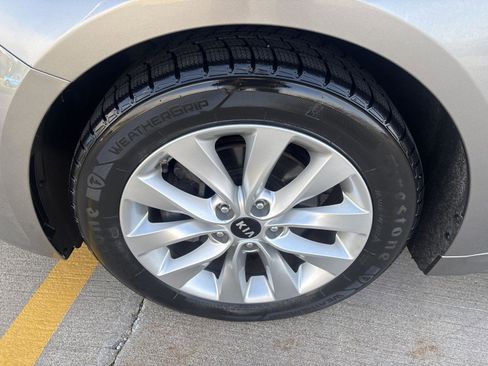 Used 2017 Kia Optima LX FWD image 25