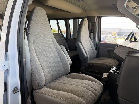 Used 2024 Chevrolet Express 3500 LT w/ LT Preferred Equipment Group RWD image 18