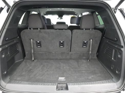 Used 2025 GMC Acadia Elevation image 10