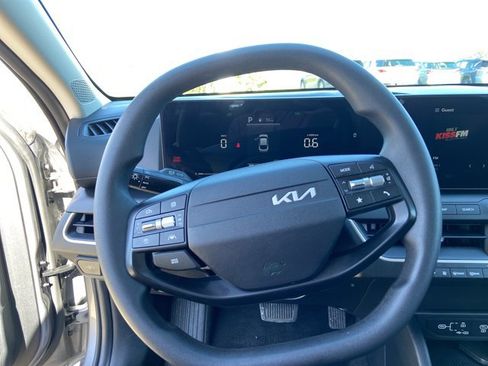 Used 2025 Kia K4 FWD image 36