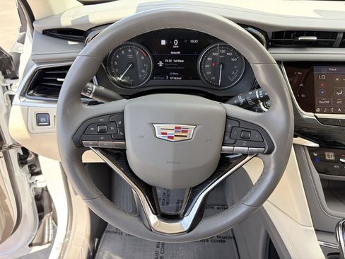 Certified 2023 Cadillac XT6 Premium Luxury w/ Technology Package FWD image 24