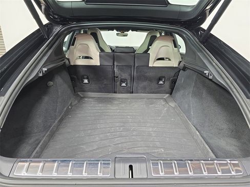 Certified 2024 Porsche Panamera image 31