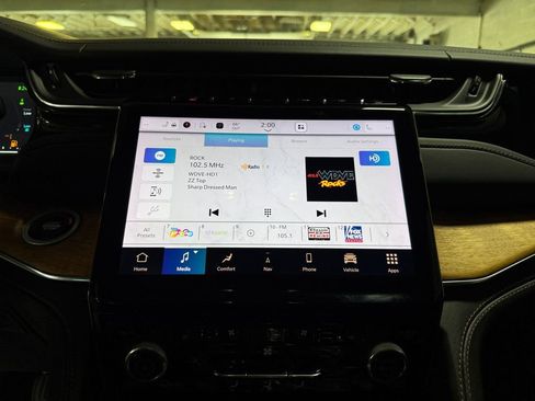 Used 2022 Jeep Grand Cherokee Summit AWD/4WD image 17